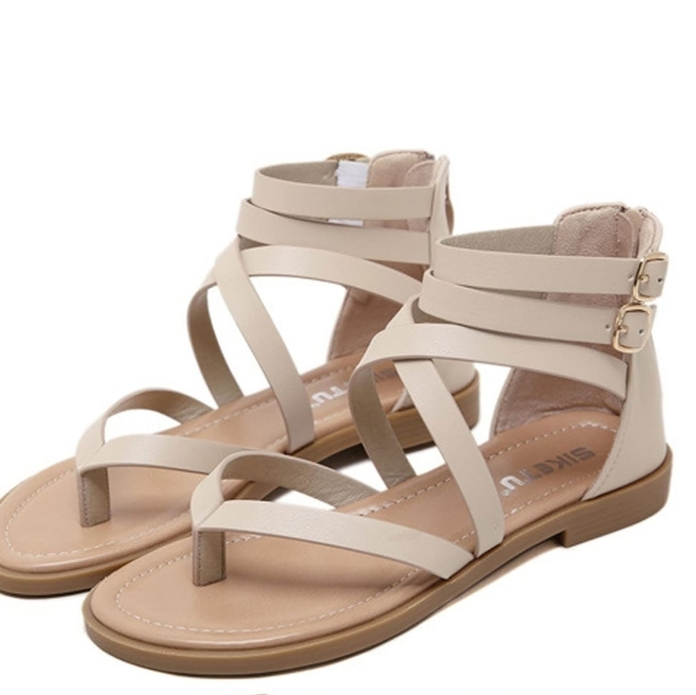 EEUK  Soft Leather  Crisscross Strappy Flat  Beige Sandals NWOT Size 9.5-10